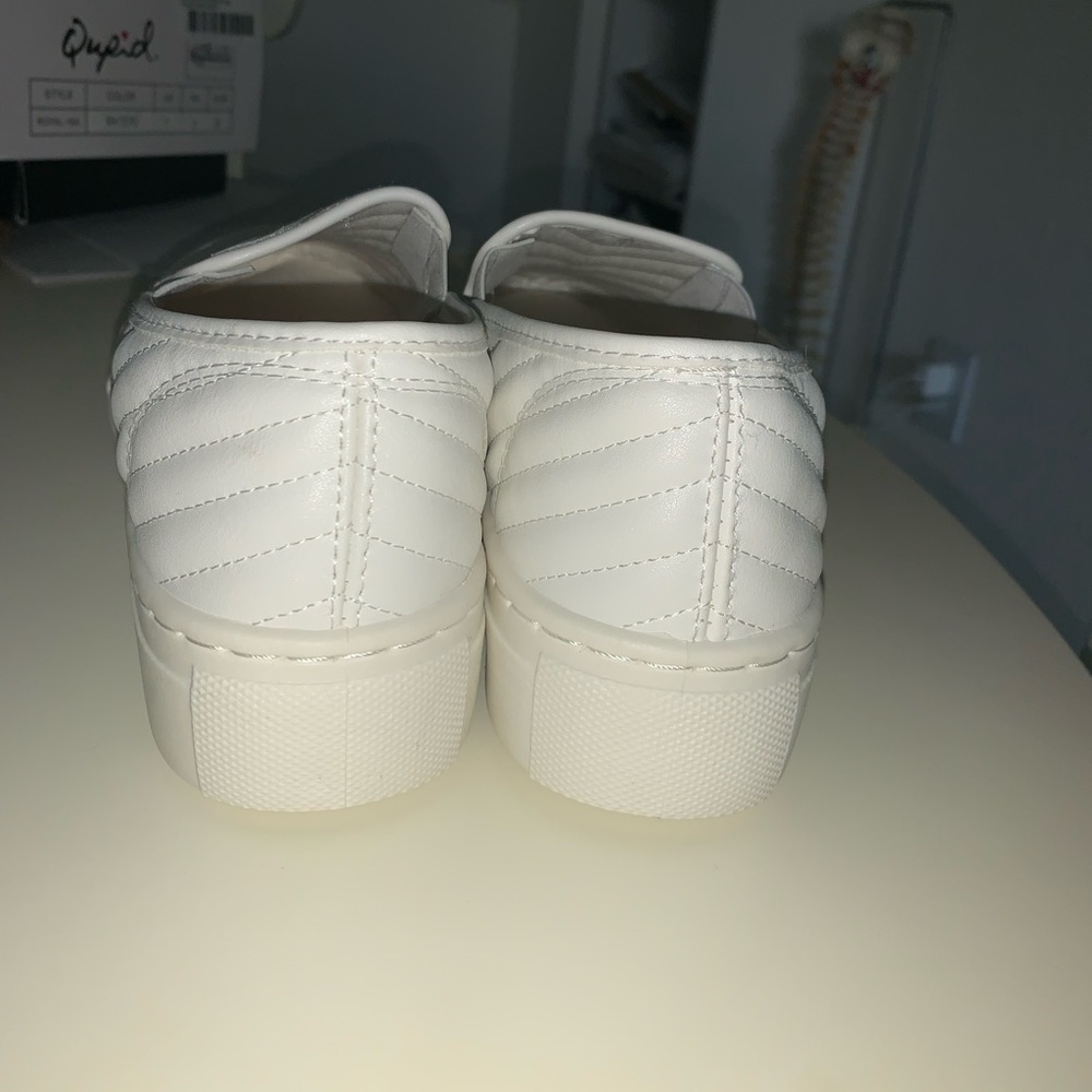 White slip on vans - Picture 3 of 4